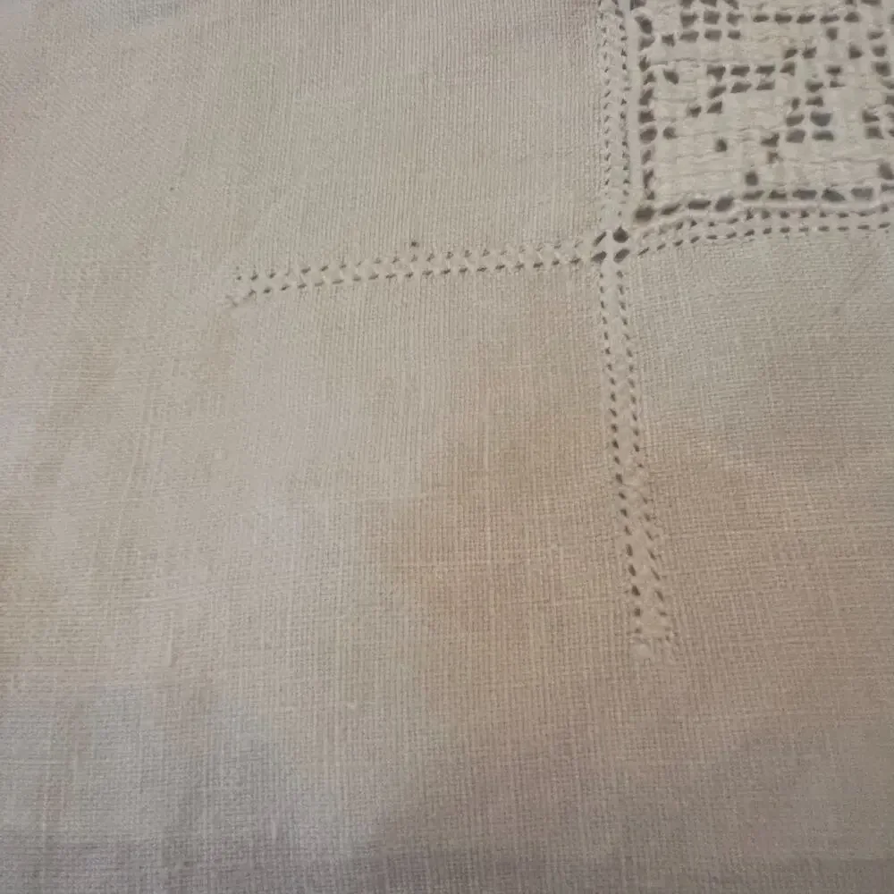 Vintage Napkin Set of 4 10 x 10.5